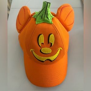 Pumpkin cap. -Adult. Please see last picture.